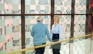 Wat doet een bedrijfsmaatschappelijk werker bij werk-privé problemen?